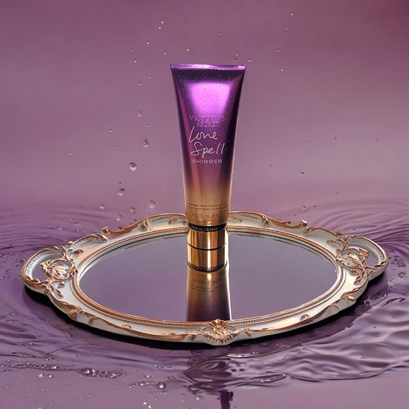 Victoria's Secret Love Spell Shimmer Body Lotion 💋 - Picture 1 of 5